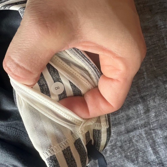 Lululemon Skort Size 8 - Picture 4 of 7